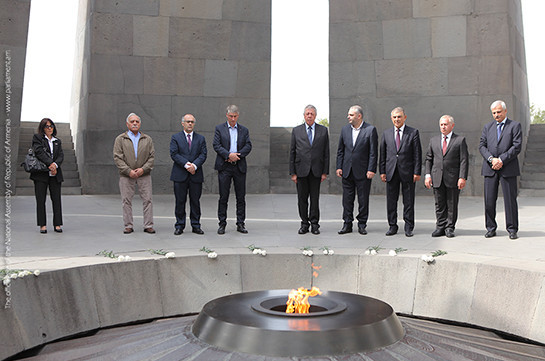 Французский парламентарий Франсуа Рошблуа посетил мемориальный комплекс «Цицернакаберд»