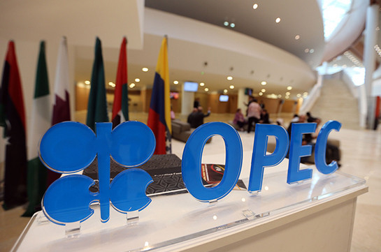 Страны ОПЕК достигли соглашения по ограничению добычи нефти