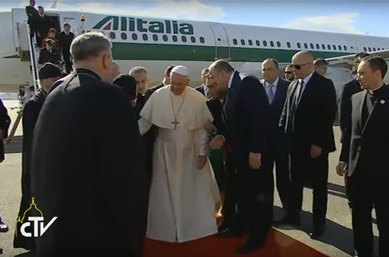 Папа Римский прибыл в Тбилиси. Видео