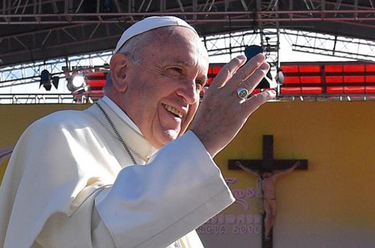 Папа римский отслужил мессу в Тбилиси