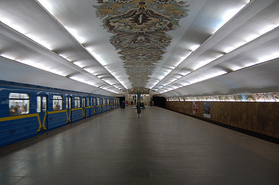 В Киеве на станции метро погиб человек