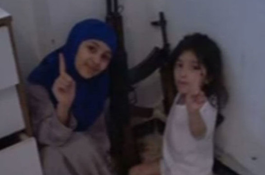 «Оху.аз»: Пятилетняя дочь азербайджанской террористки отправила отцу видео из Сирии по WhatsApp