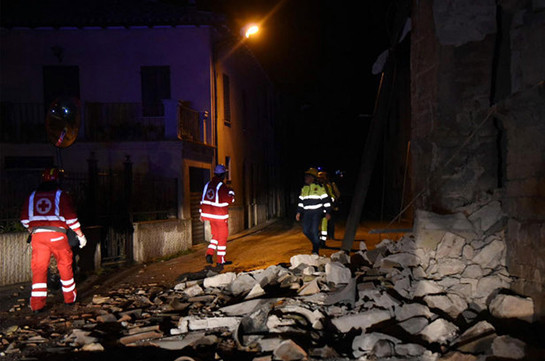 От землетрясения в Италии пострадали не менее 8 человек