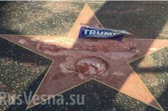 Звезду Трампа на Аллее славы в Голливуде разбили