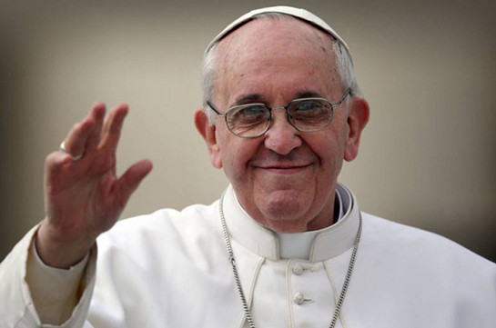 Папа Римский молится о пострадавших от землетрясения в центральной Италии