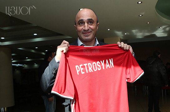 Артур Петросян официально представлен в качестве главного тренера сборной Армении по футболу