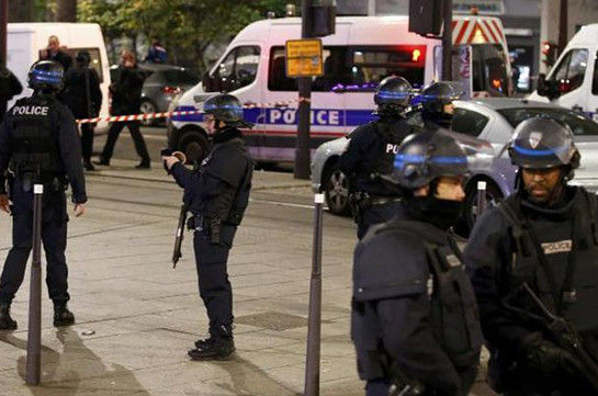 Заложники в Париже живы, грабитель сбежал