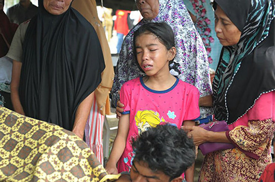 Число жертв землетрясения в Индонезии достигло 92 человек