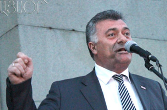 В парламенте Армении депутат ударил представителя СМИ