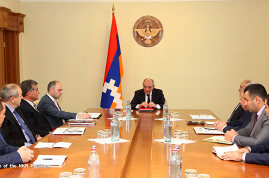 Президент НКР обсудил конституционные реформы с сотрудниками сферы территориального управления