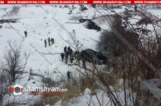 Автомобиль министра обороны Армении попал в ДТП, погибли два человека
