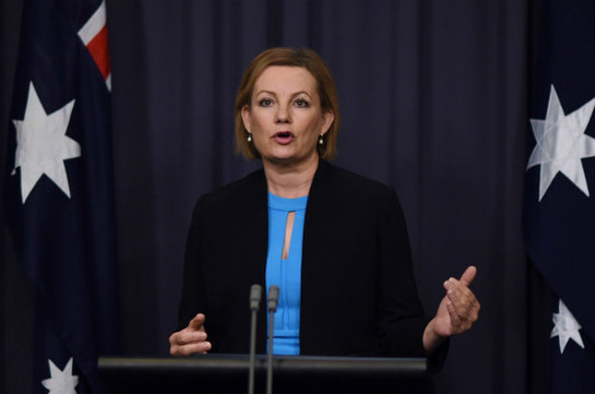 В Австралии министра уволили из-за поездок за счет государства
