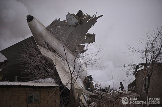 Семьям погибших в авиакатастрофе под Бишкеком выплатят по тысяче долларов