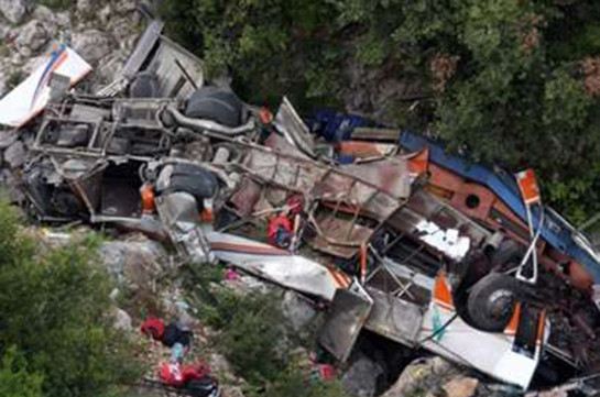 В Боливии в результате ДТП с автобусом погибли 13 человек