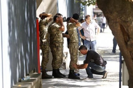 Թուրքիայում 243 զինվորականի ձերբակալելու օրդեր են տվել