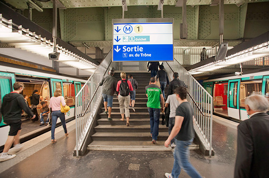 Փարիզում դանակով զինված տղամարդը հարձակում է գործել մետրոյի ուղևորների վրա