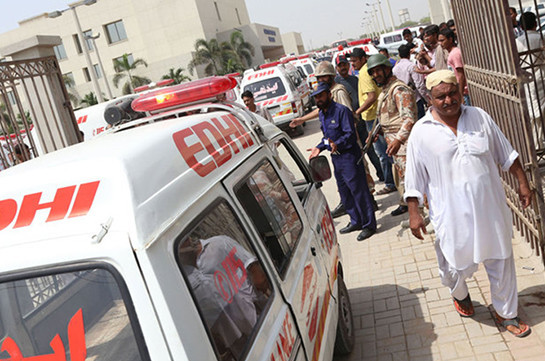 Число жертв взрыва на рынке в Пакистане увеличилось до 21 человека