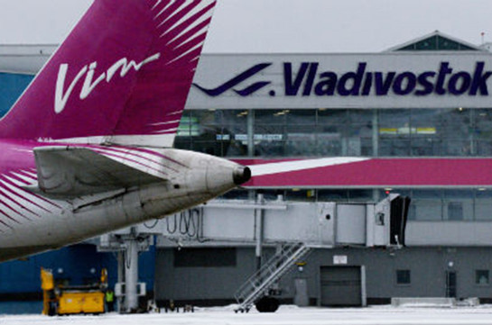 Лайнер с сотней пассажиров совершил аварийную посадку во Владивостоке