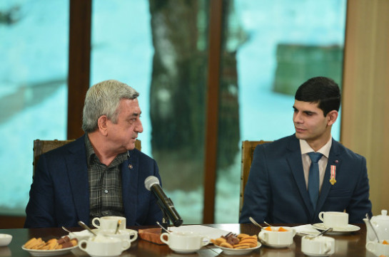 Նախագահ Սերժ Սարգսյանը նշել է երեք սկզբունքները, որոնցով պետք է առաջնորդվի Հայաստանը ՝ սպառազինություն ձեռքբերելիս