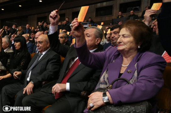 Գագիկ Ծառուկյանը միաձայն ընտրվեց «Բարգավաճ Հայաստան» կուսակցության նախագահ