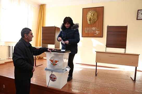 Ժամը 17:00-ի դրությամբ Արցախի Հանրապետության Սահմանադրության նախագծի հանրաքվեին մասնակցել է ընտրողների  63,68 տոկոսը