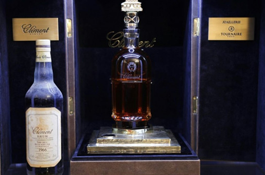 Во Франции продана самая дорогая в мире бутылка рома