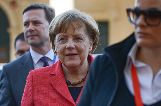 Отрыв Меркель от Шульца за неделю возрос до 3%, показал опрос