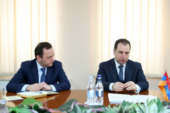Глава Минобороны Армении и представитель ОБСЕ обсудили ситуацию в зоне карабахского конфликта