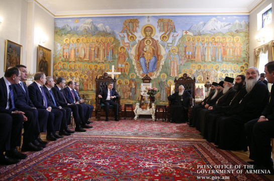 Премьер-министр Армении в Тбилиси встретился с Патриархом Грузии