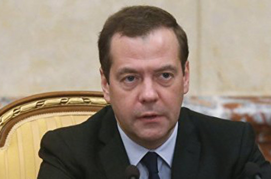 Медведев признал, что РФ не готова к беспилотным автомобилям
