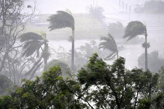 На Австралию обрушился тропический циклон «Дебби»