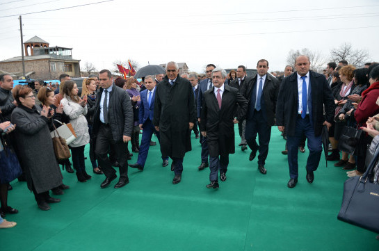 Президент Армении присутствовал в Масисе на церемонии закладки фундамента семейного спорткомплекса