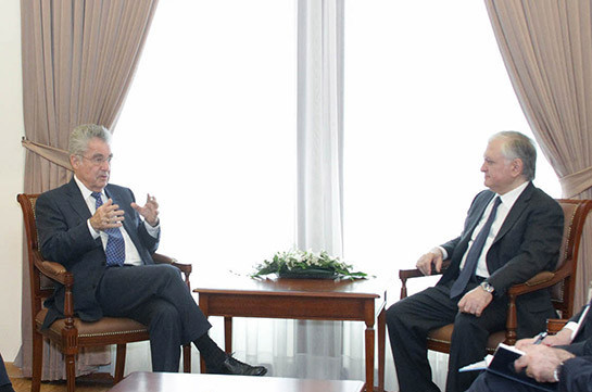 Глава МИД Армении встретился с экс-президентом Австрии