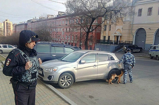 В Хабаровске напали на приемную ФСБ, погибли два человека (Видео)