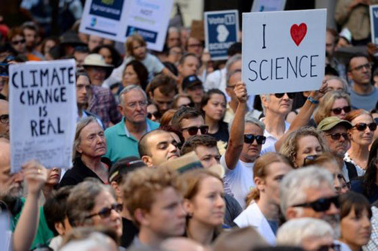 Ավստրալիայի և Նոր Զելանդիայի հազարավոր բնակիչներ գիտությանն աջակցող երթի են դուրս եկել