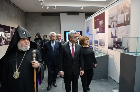 Президент Армении в Музее-институте Геноцида армян осмотрел уникальные экспонаты