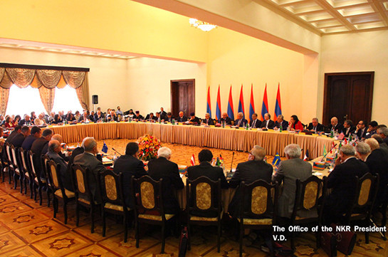 Бако Саакян принял участие в заседании Совета попечителей Всеармянского фонда «Айастан»