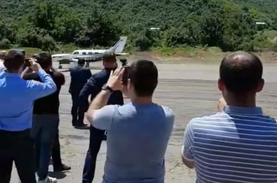Առաջին օդանավը փորձնական վայրէջք է կատարել Կապանի օդանավակայանում (Տեսանյութ)