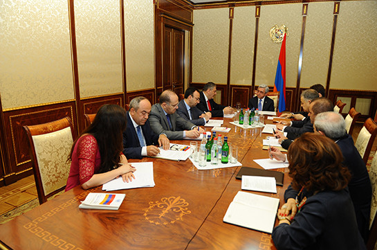 У президента Армении состоялось совещание по вопросу подготовки законопроектов о гражданской службе