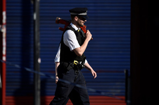 Լոնդոնում կոշիկի ռաժոկով զինված տղամարդը հարձակվել է մարդկանց վրա