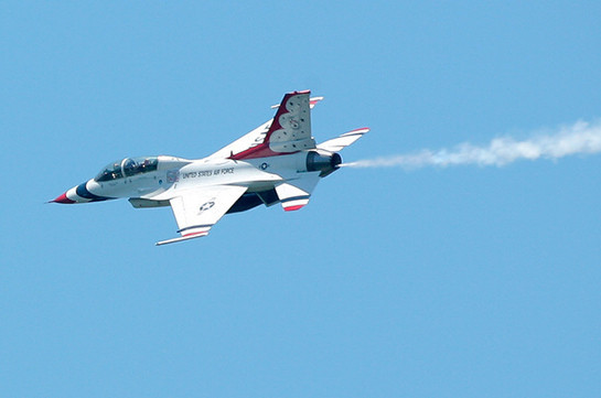 В США разбился истребитель F-16, пилот катапультировался