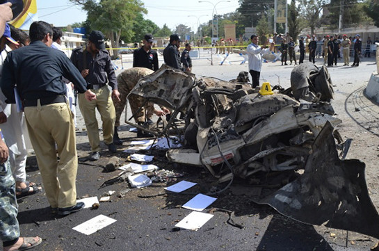 Պակիստանում երեք պայթյունի հետևանքով զոհվել է առնվազն 40 մարդ