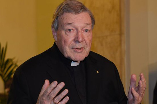 Казначей Ватикана обвинен в развратных действиях в Австралии