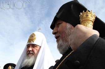 Патриарх Кирилл освятил закладной камень церкви в Ереване 