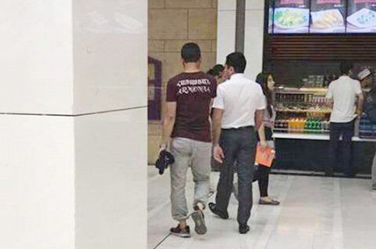 Բաքվում իրանցի զբոսաշրջիկին ստիպել են հանել «Հայաստան» գրությամբ շապիկը