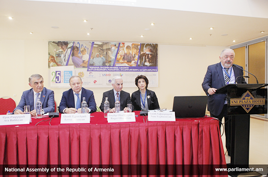 Ара Баблоян участвовал в открытии 15-го международного форума Армянского офтальмологического проекта