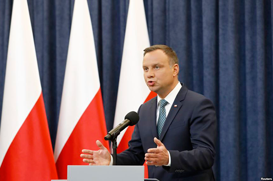 Президент Польши заявил, что наложит вето на законопроекты о Верховном суде