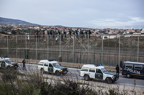 Իսպանիայում «Ալլահ աքբար» բացականչող տղամարդը հարձակվել է ոստիկանների վրա