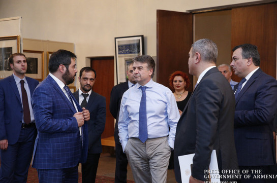 Премьер посетил Национальную галерею и Музей истории Армении