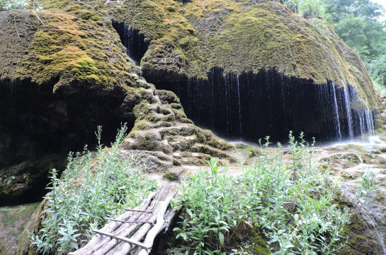 Ущелье Унот: Поход к водопаду «Зонтики»